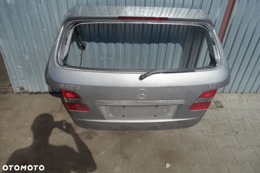 KLAPA BAGAŻNIKA MERCEDES W245 - 1