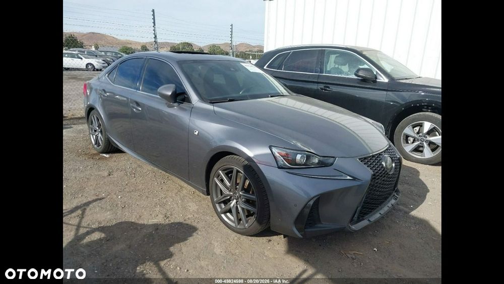 Lexus IS