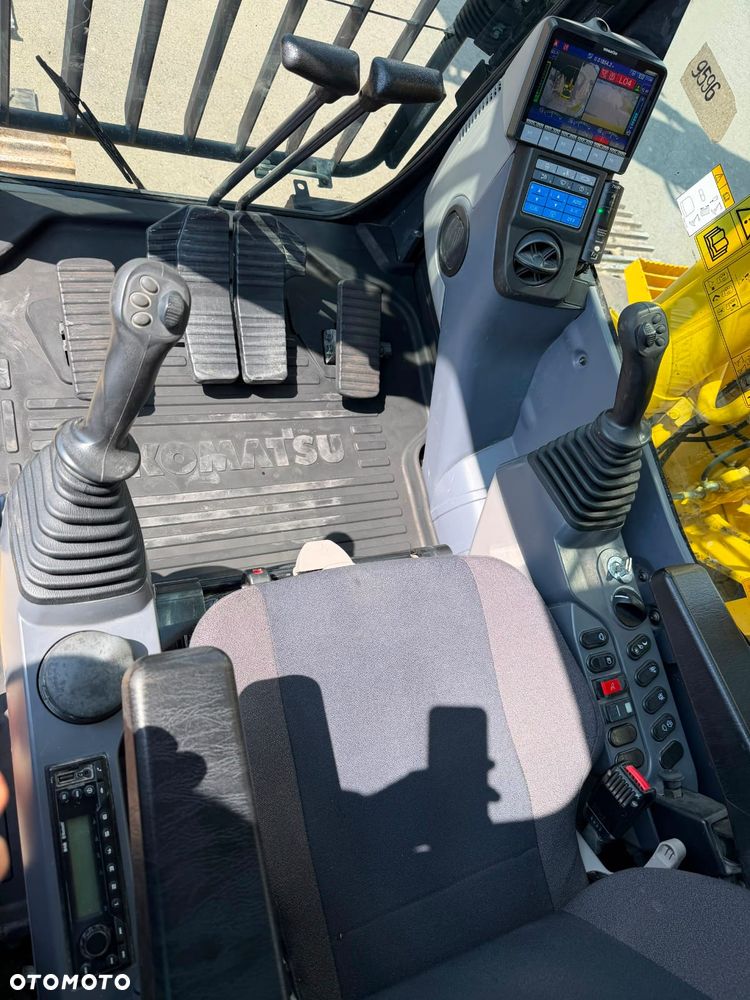 Komatsu PC 210LC-11E0 - 19