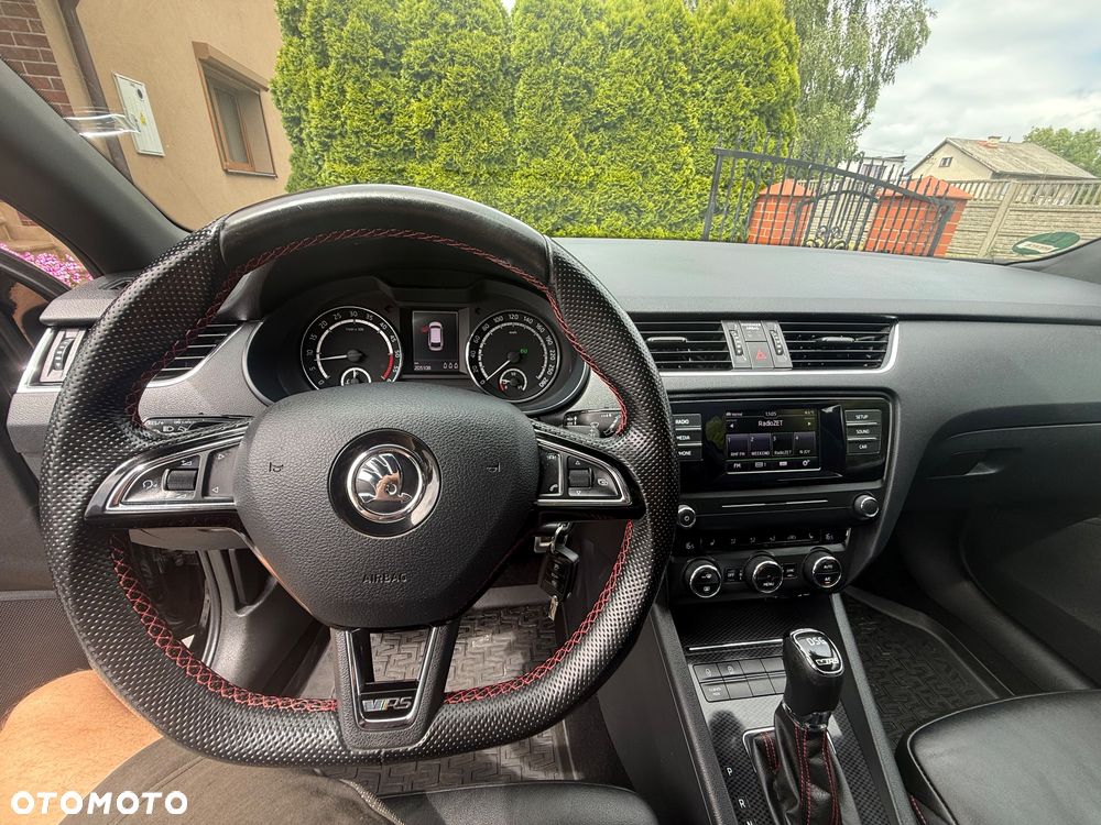 Skoda Octavia 2.0 TDI DSG RS - 27