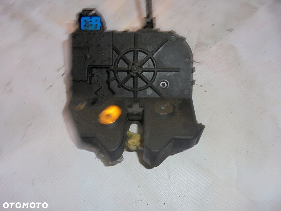 ZAMEK BAGAZNIKA FOCUS MK1 - 3