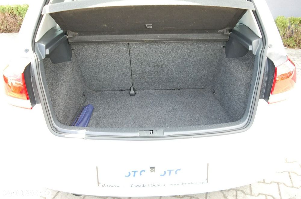 Volkswagen Golf - 27