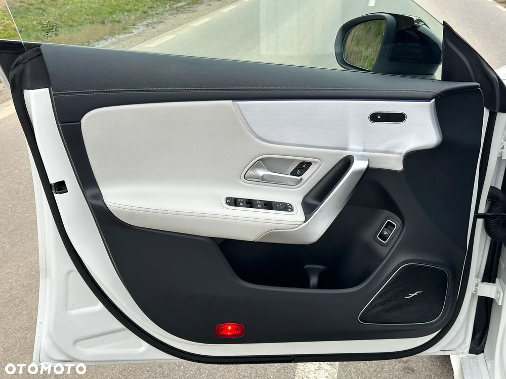 Mercedes-Benz CLA 220 d AMG Line 8G-DCT - 21