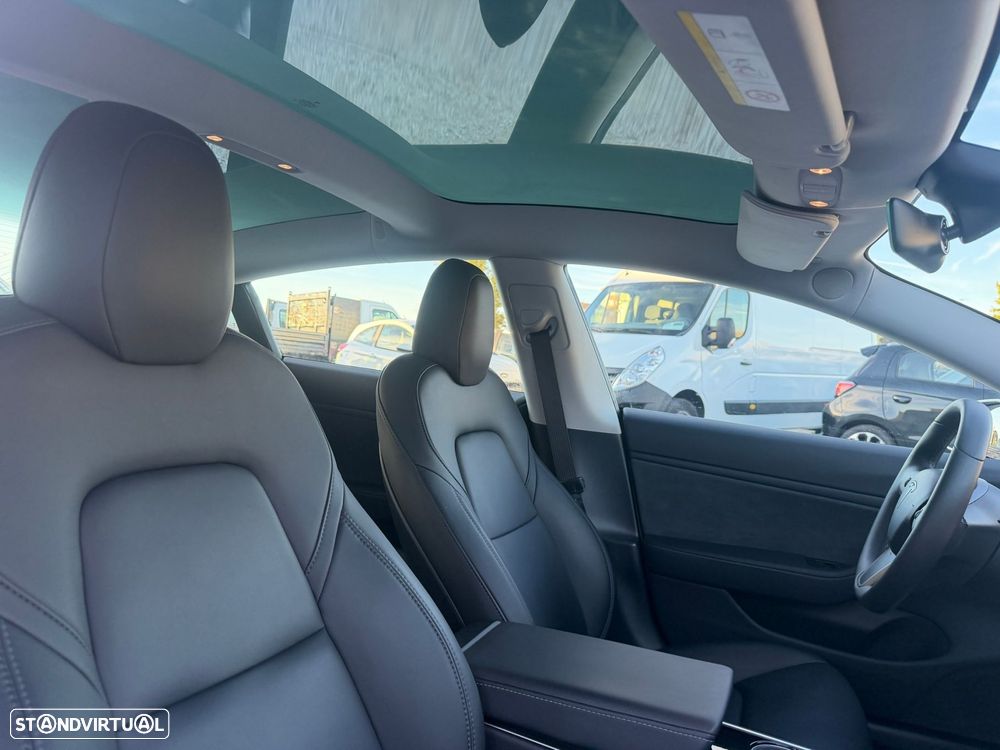 Tesla Model 3 - 11