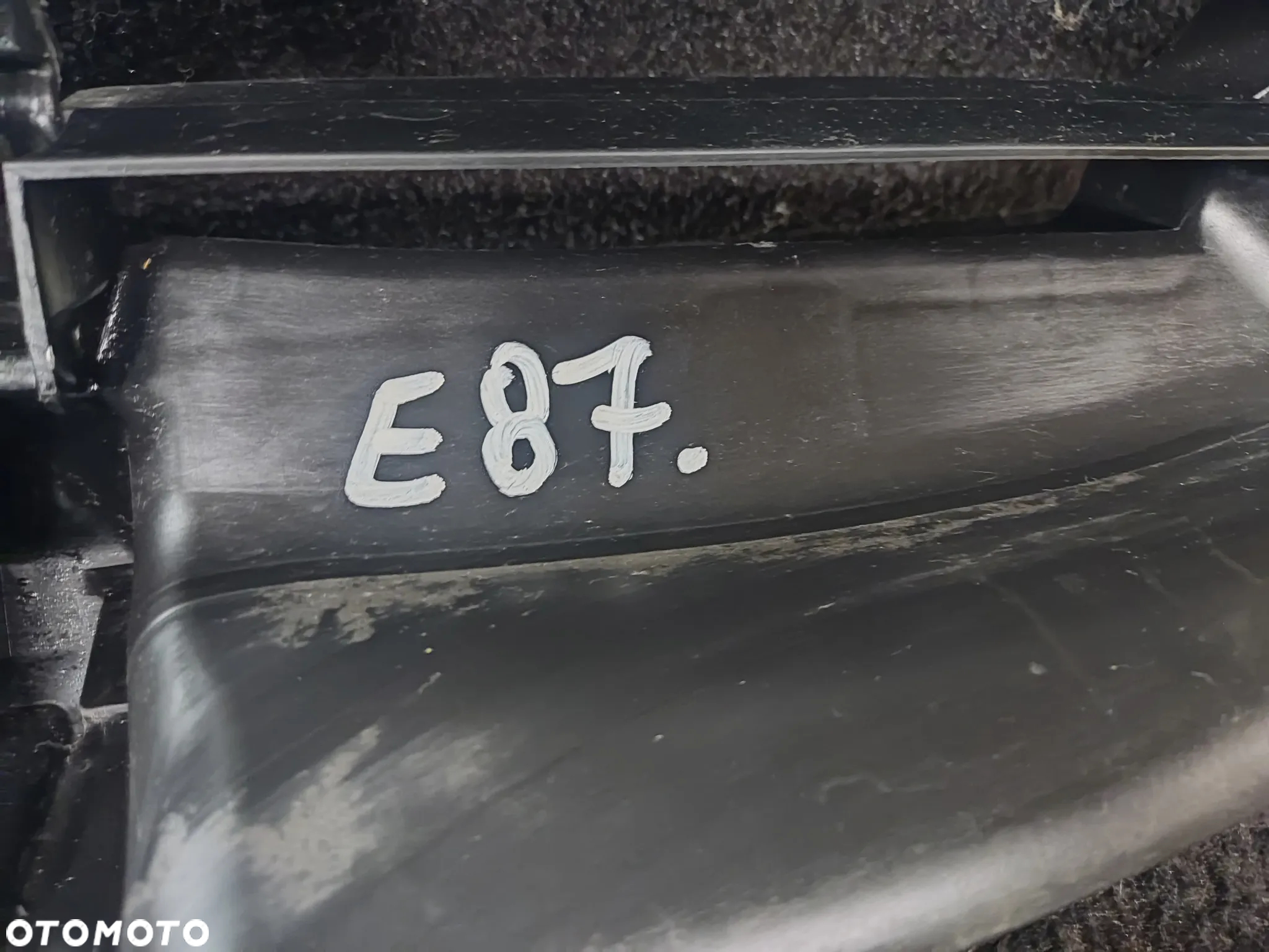 BMW E87 EŻALUZJA GÓRNA WLOT KIEROWNICA POWIETRZA 7174450 - 2