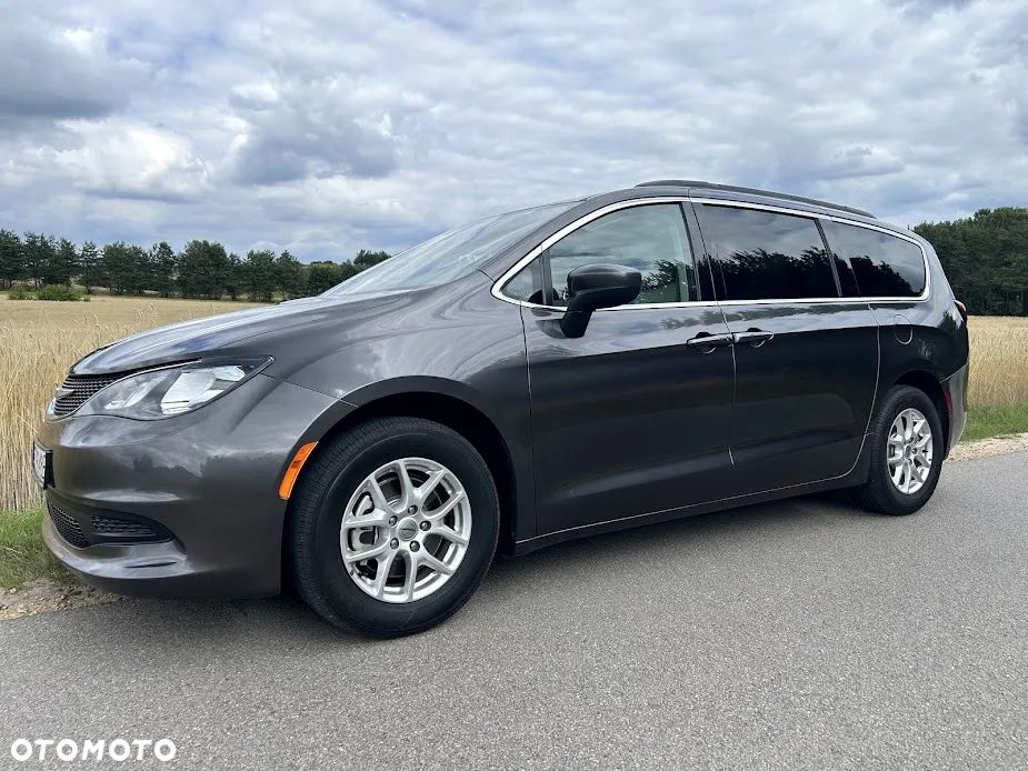 Chrysler Pacifica - 30