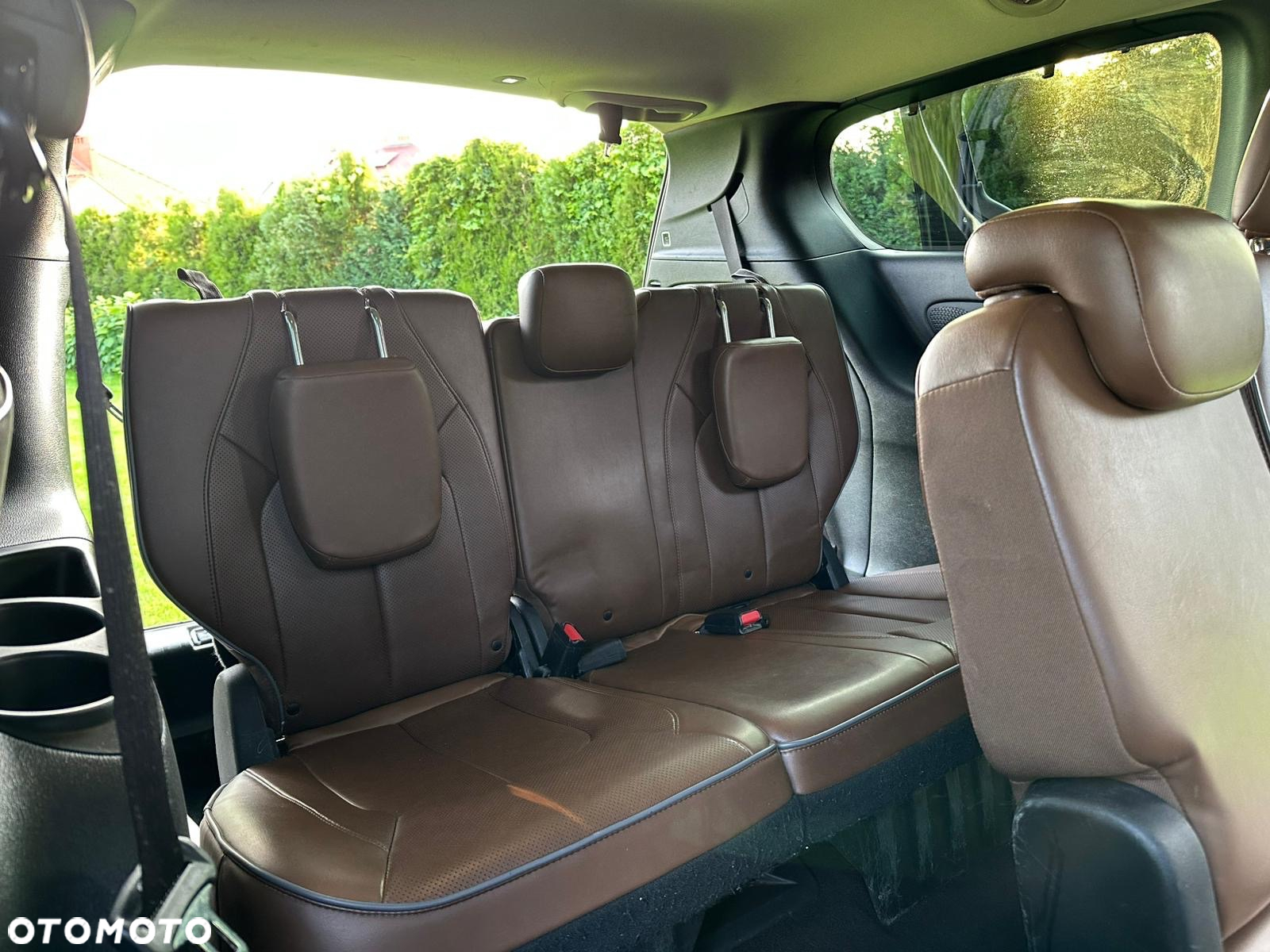 Chrysler Pacifica - 9