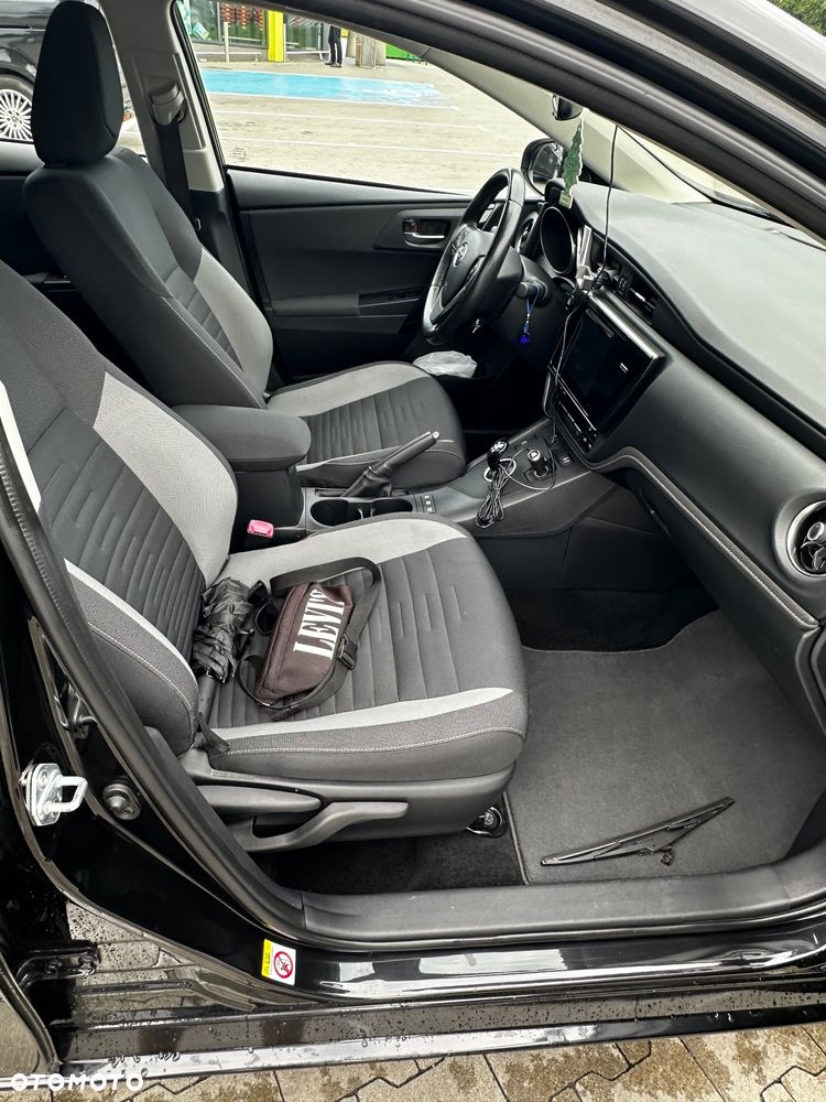 Toyota Auris - 14