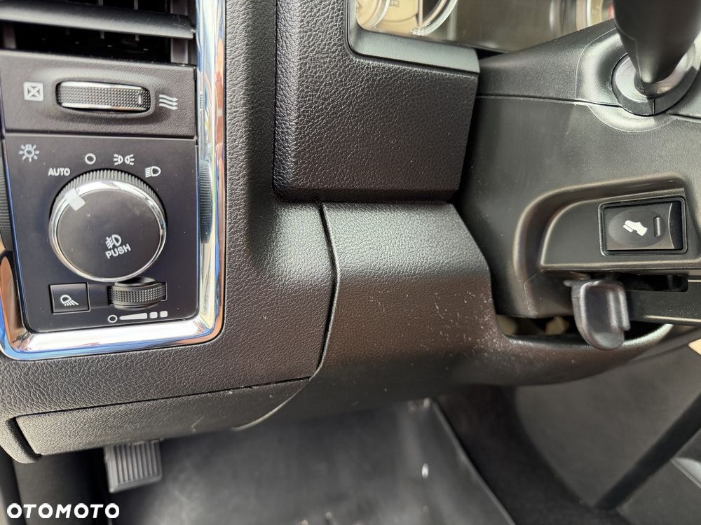 RAM 1500 5.7 Crew Cab Shortbed Limited Black - 30