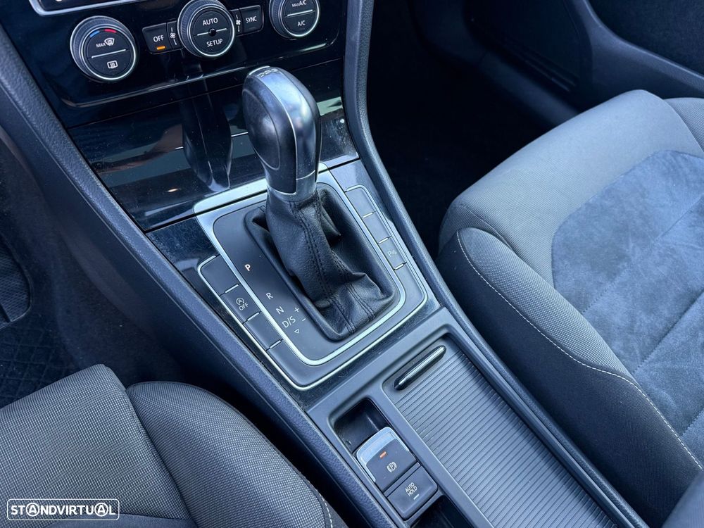 VW Golf Variant 1.6 TDi Highline DSG - 13