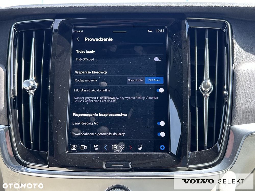 Volvo V90 Cross Country - 22