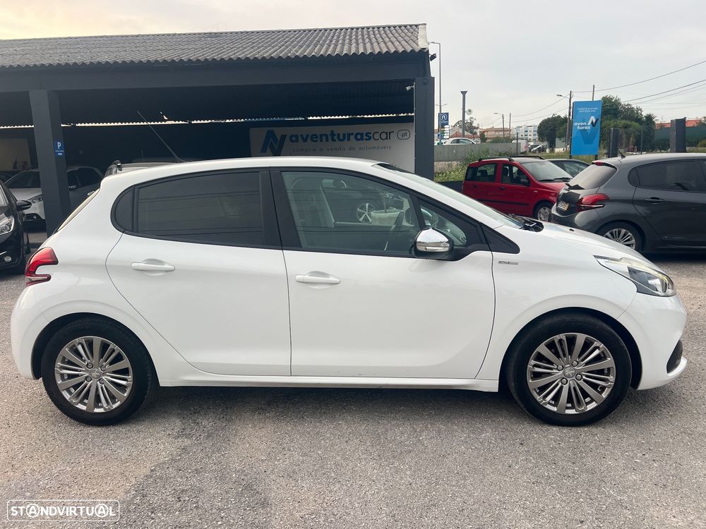 Peugeot 208 1.2 PureTech Style - 4