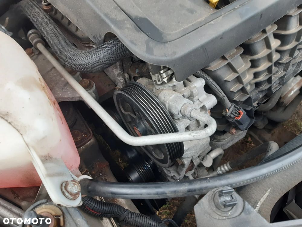 Dodge Avenger 2.0 SE - 8