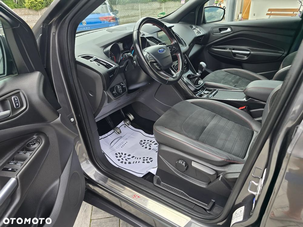 Ford Kuga 2.0 TDCi 2x4 ST-Line - 21