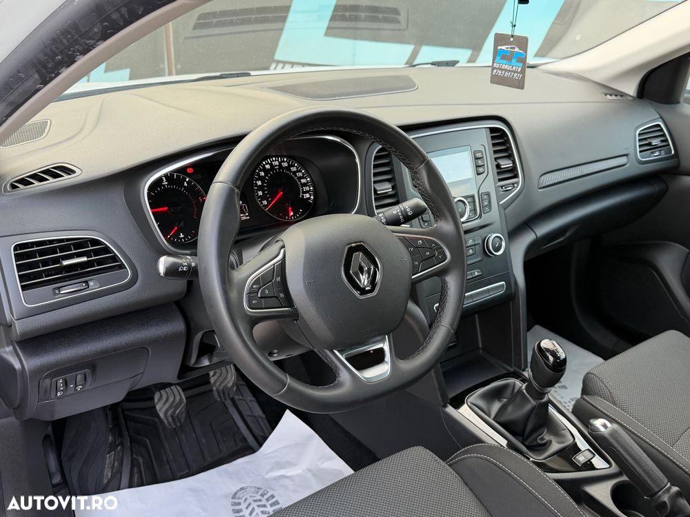 Renault Megane BLUE dCi Business - 11