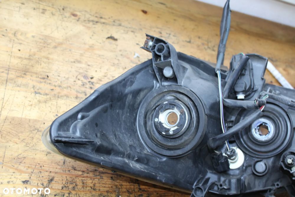 LAMPA LEWA LUB PRAWA PRZÓD TOYOTA AURIS I LIFT ANGLIA - 9