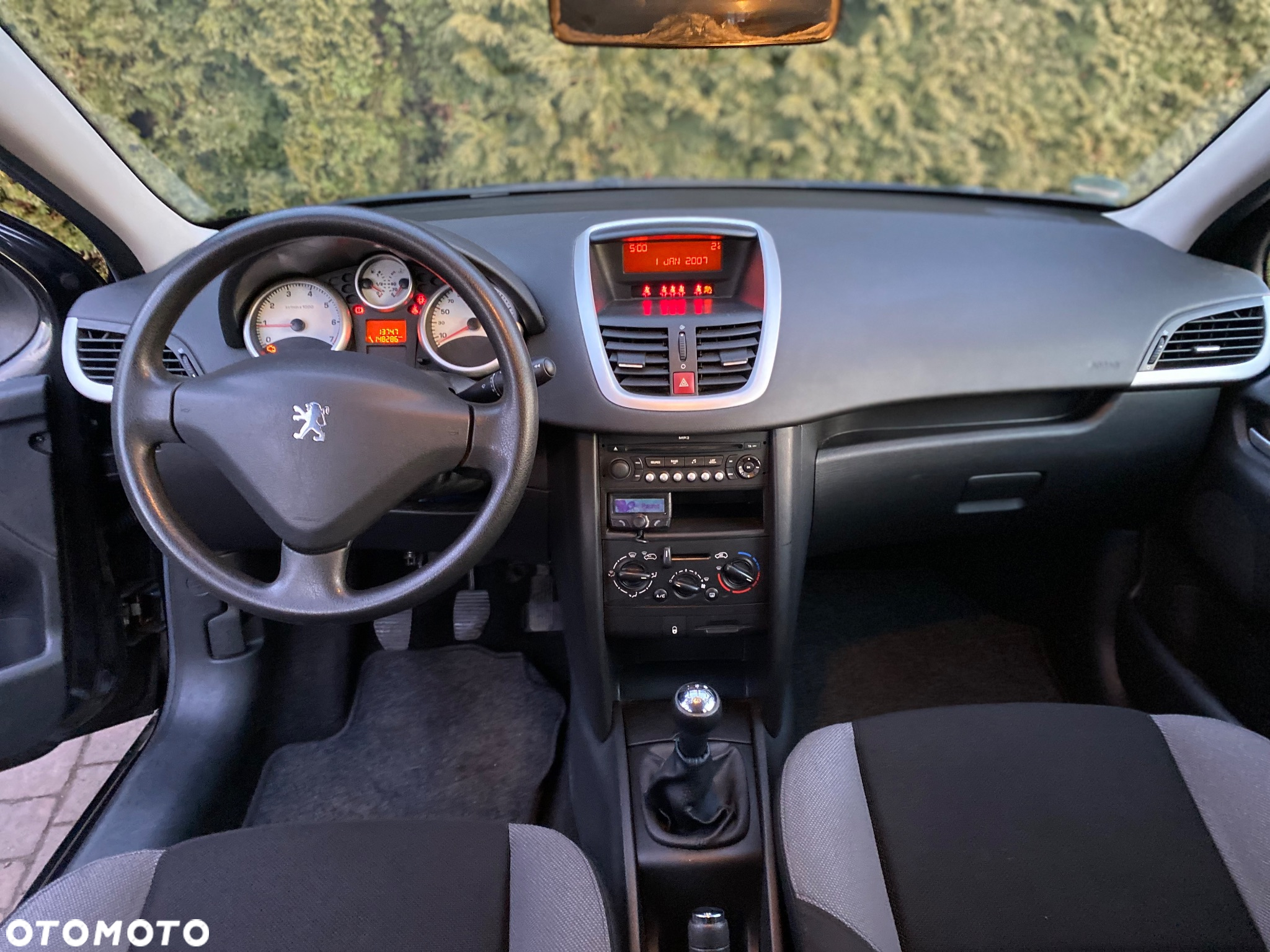 Peugeot 207 1.4 16V Trendy - 16
