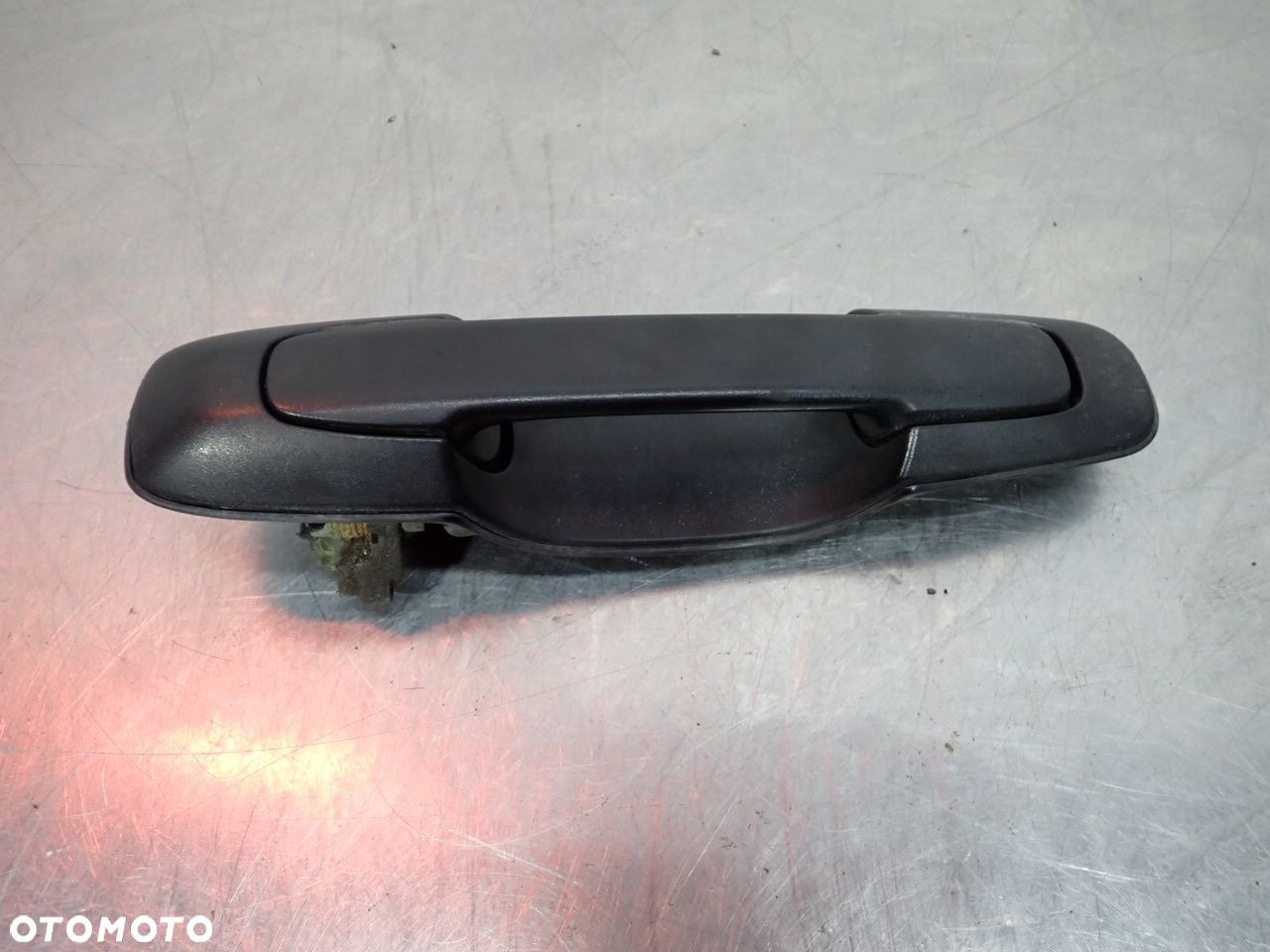 KLAMKA LEWA TYLNA ZEWNĘTRZNA SUZUKI GRAND VITARA I LIFT 82820-65D00 - 1