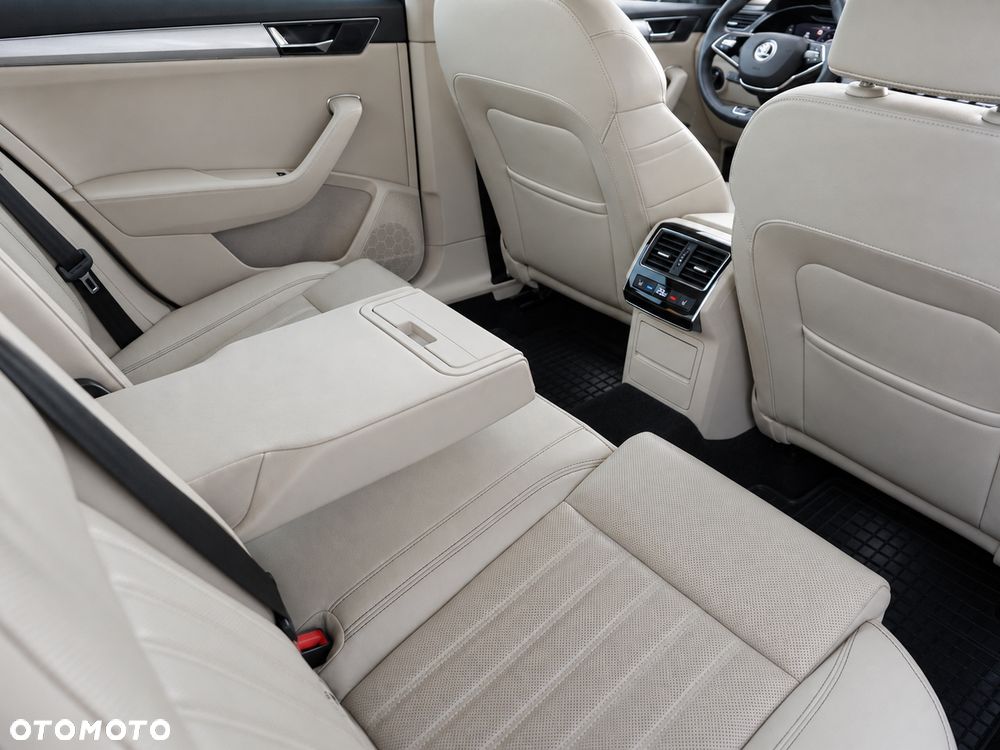Skoda Superb 2.0 TSI 4x4 L&K DSG - 35
