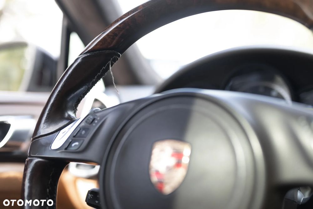 Porsche Cayenne - 18