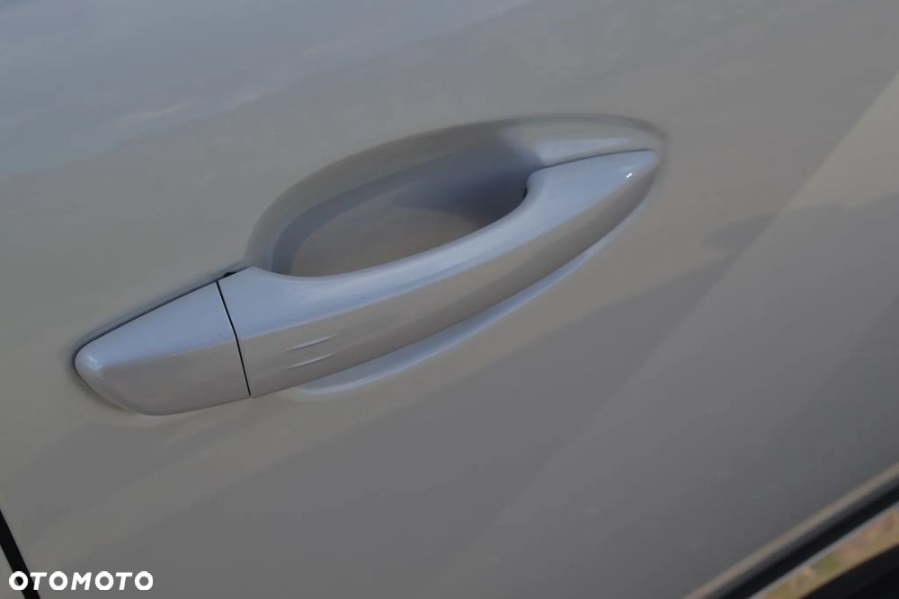 Peugeot 3008 1.2 PureTech GPF Allure S&S EAT8 - 22