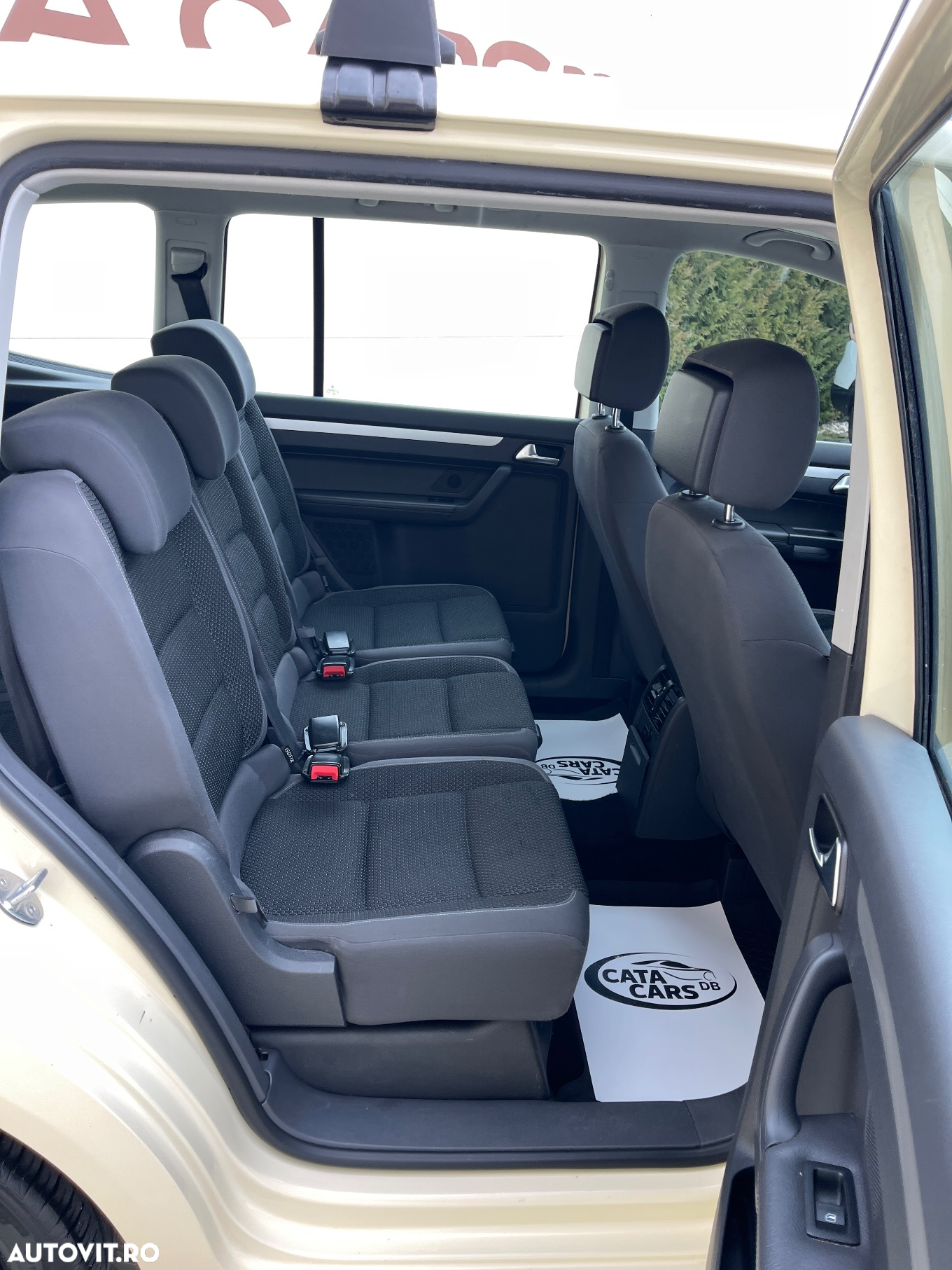 Volkswagen Touran 2.0 TDI DSG Comfortline - 25