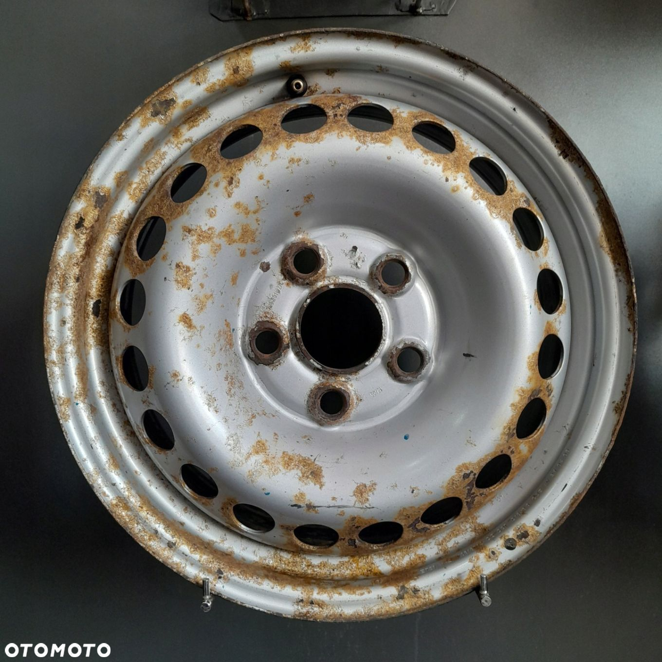 Felgi 16 5x120 VW Transporter T5 T6 F11918-30 - 4