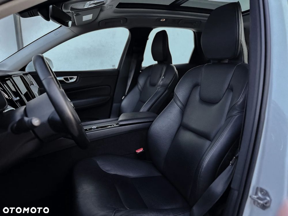 Volvo XC 60 T6 AWD Recharge Plus Bright - 8