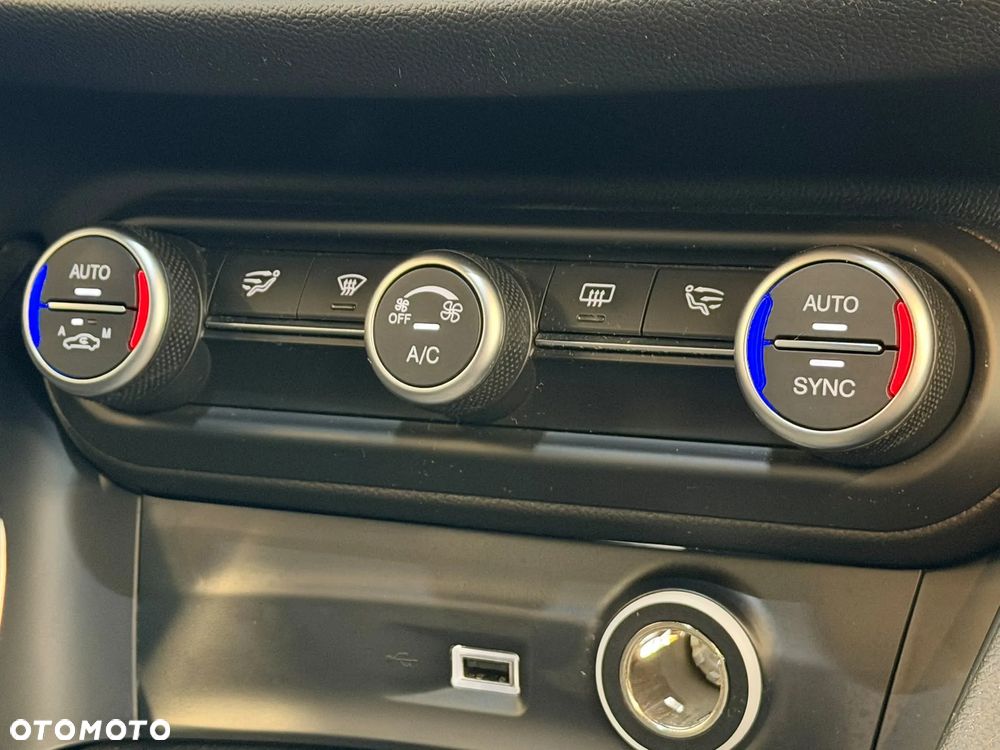 Alfa Romeo Stelvio 2.0 Turbo Q4 - 25