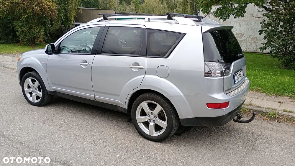 Mitsubishi Outlander - 3