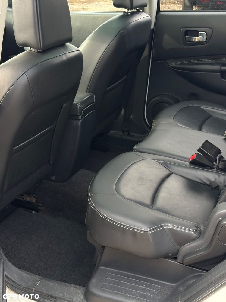 Nissan Qashqai+2 - 13