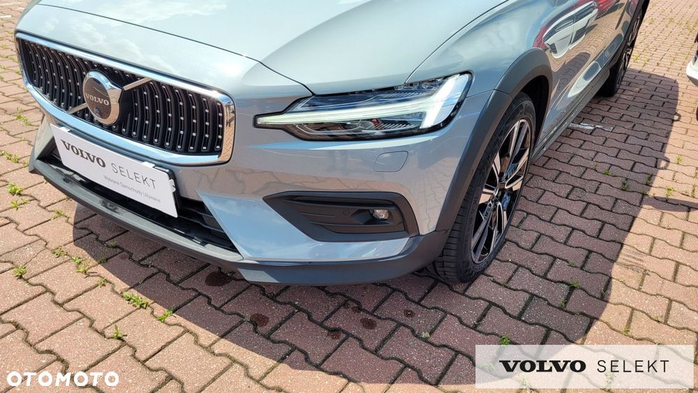 Volvo V60 Cross Country - 10