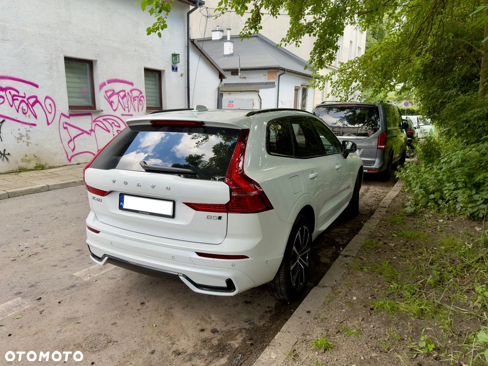 Volvo XC 60 B5 B AWD Ultra Dark - 4