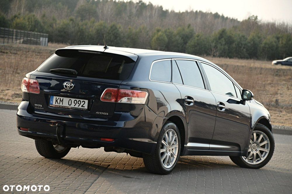 Toyota Avensis - 9
