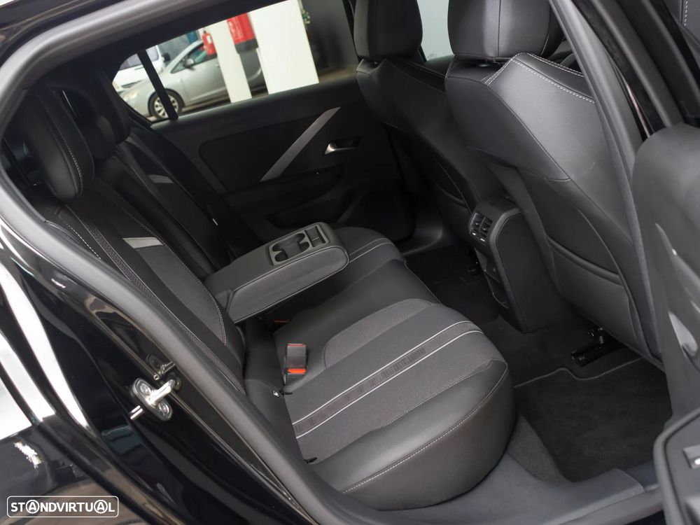 Opel Astra 1.5 D GS Line Aut. - 10