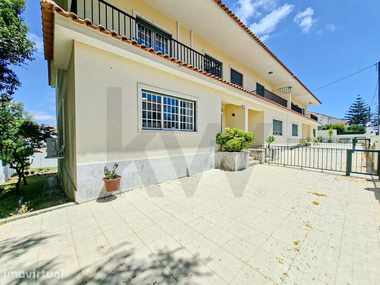 Moradia T5 com Excelente Exposição Solar em Zona Nobre de Casais de M - Grande imagem: 3/52