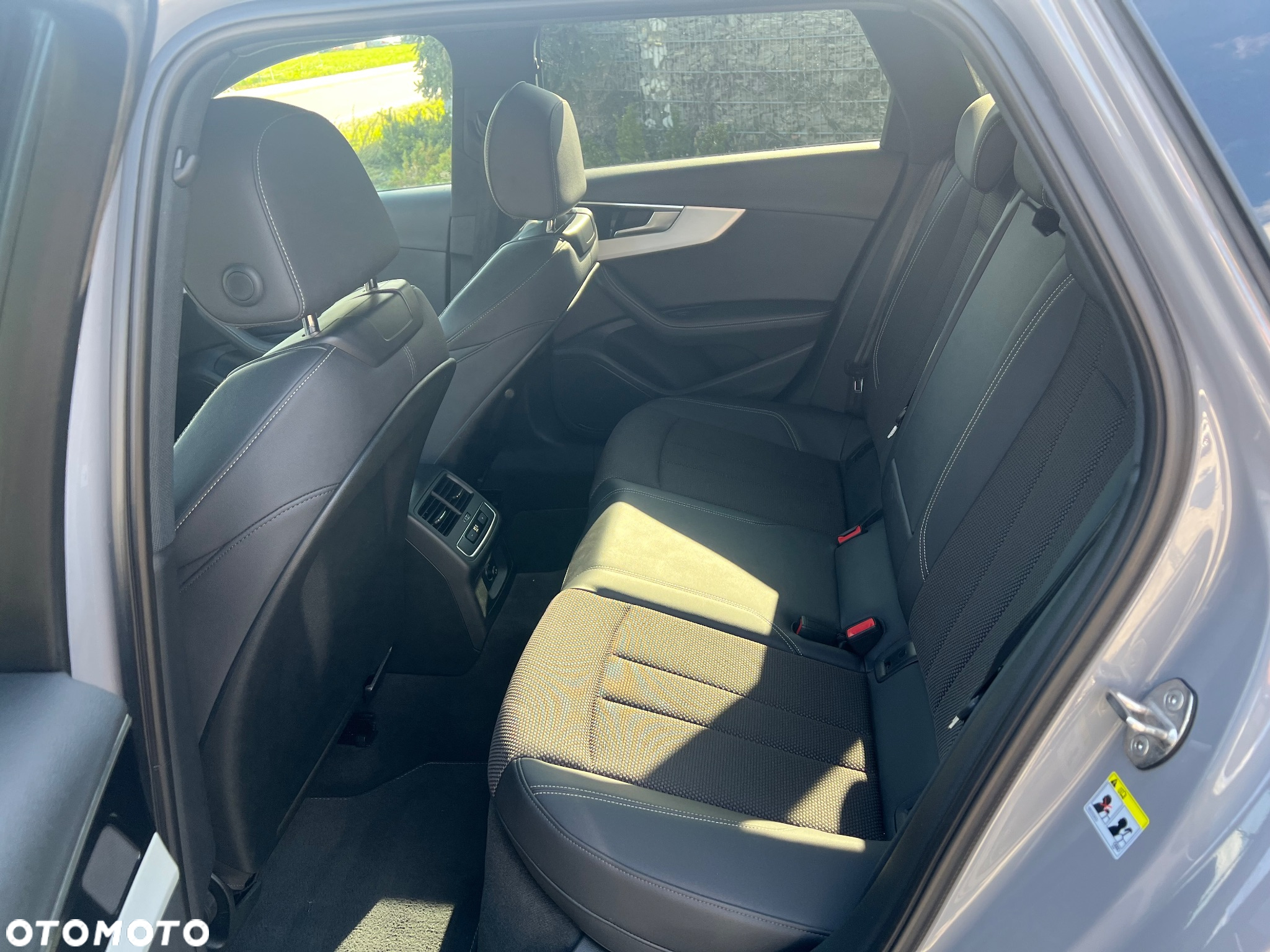 Audi A4 Avant 40 TDI quattro S tronic S line - 33