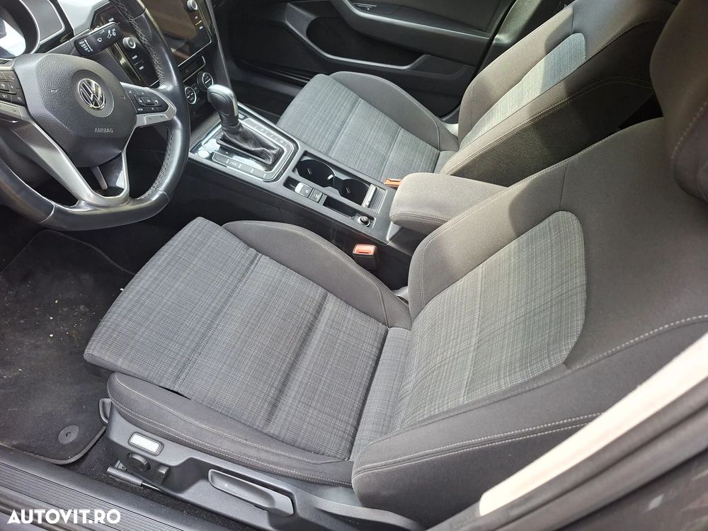 Volkswagen Passat 1.6 TDI SCR DSG Comfortline - 3