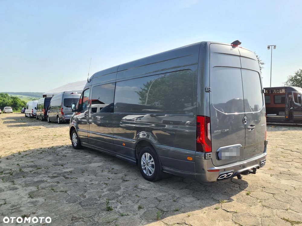 Mercedes-Benz Sprinter - 11