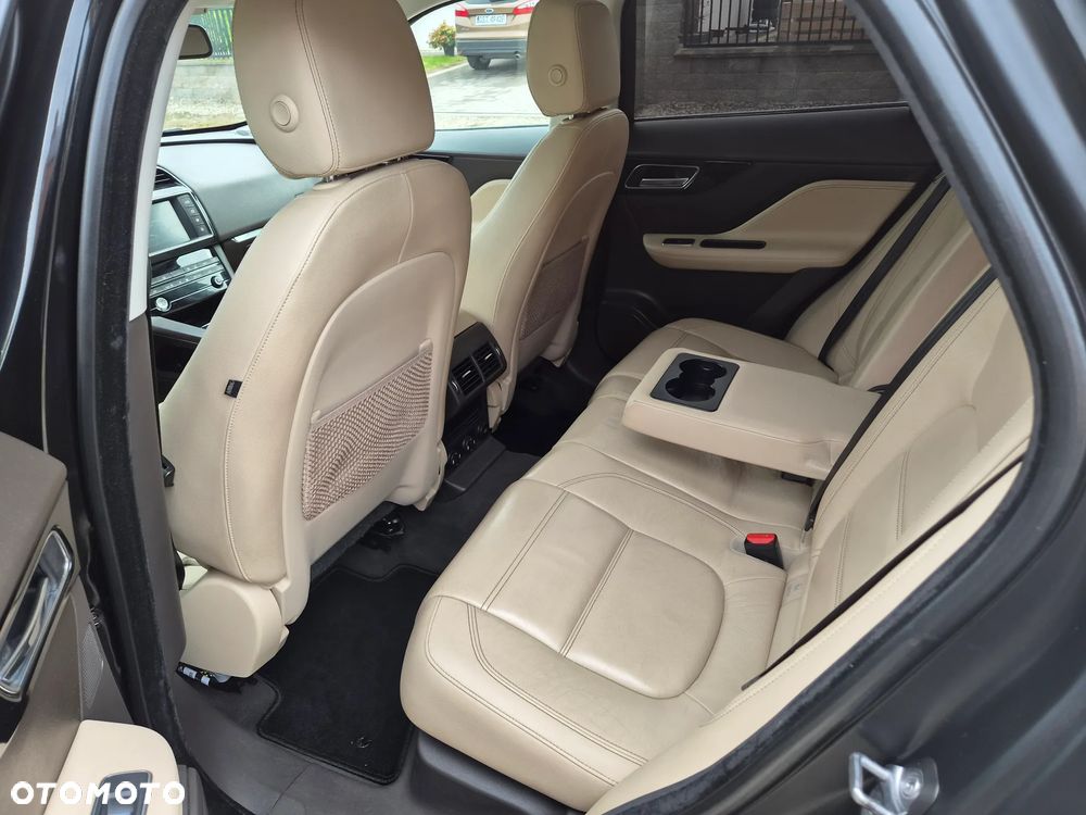 Jaguar F-Pace 20d Prestige - 7