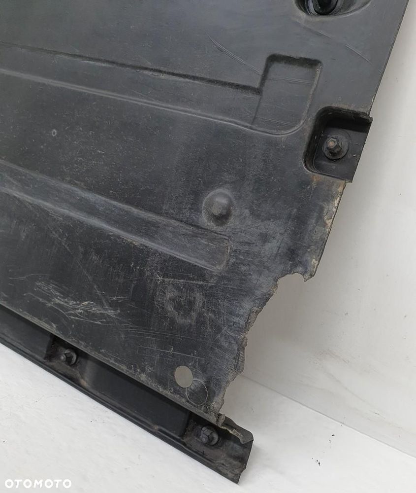 OSŁONA PODWOZIA PRZECIWBŁOTNA PRAWA AUDI A4 B7 CABRIO 8H0825208 - 2