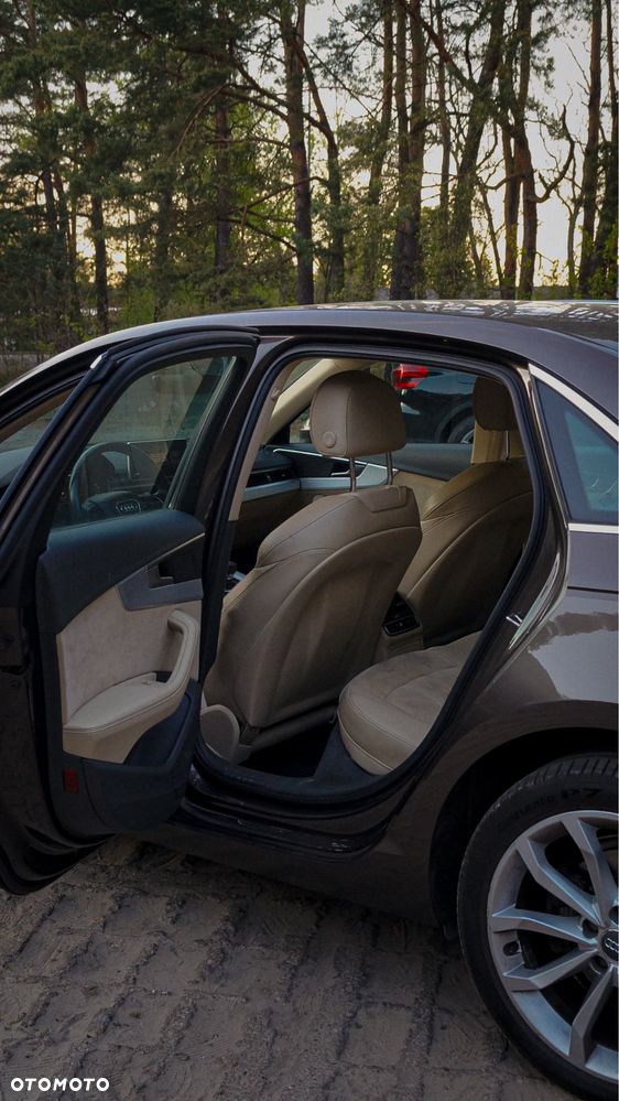 Audi A4 Limousine - 8