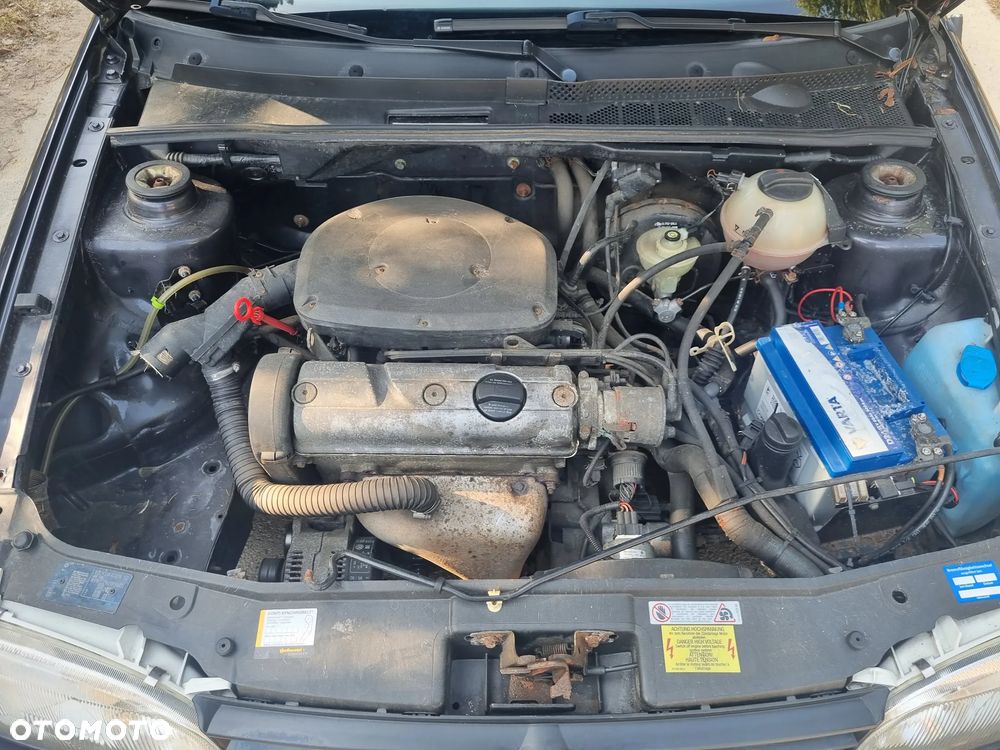 Volkswagen Golf 1.6 - 7