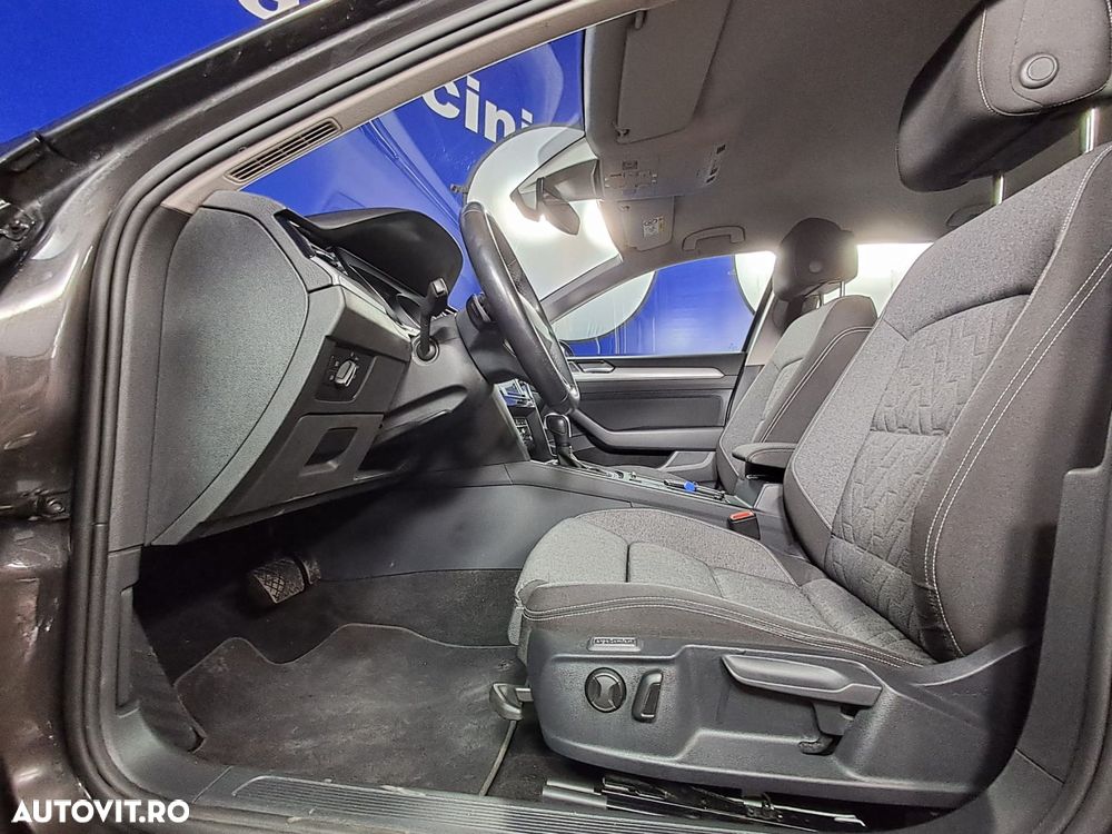 Volkswagen Passat - 11