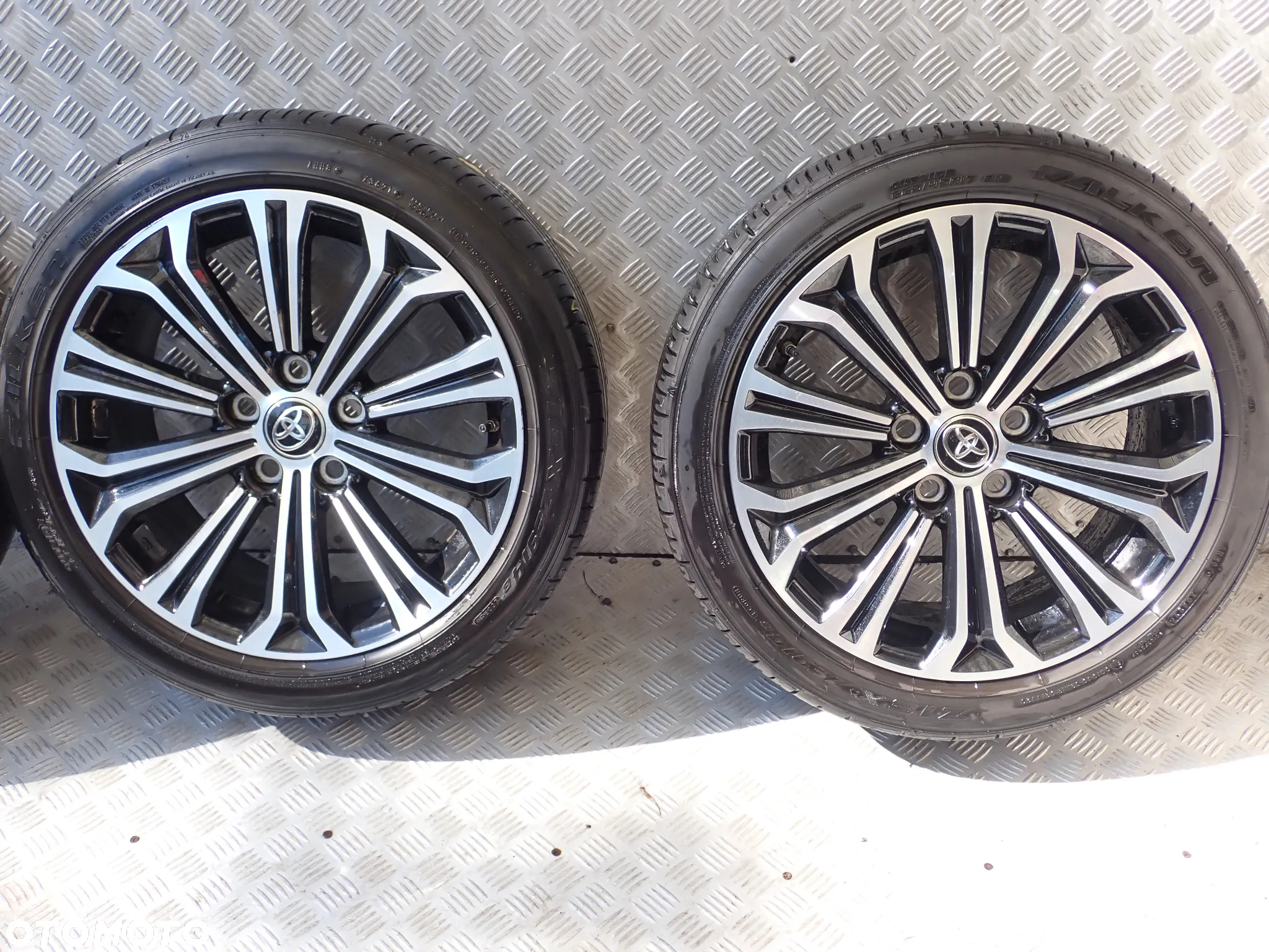 KOŁA FELGI ALUMINIOWE TOYOTA AURIS COROLLA 7,5JX17  ET 40  5X114,3  Z OPONAMI LATO 225/45/17  3500 ZŁ - 2