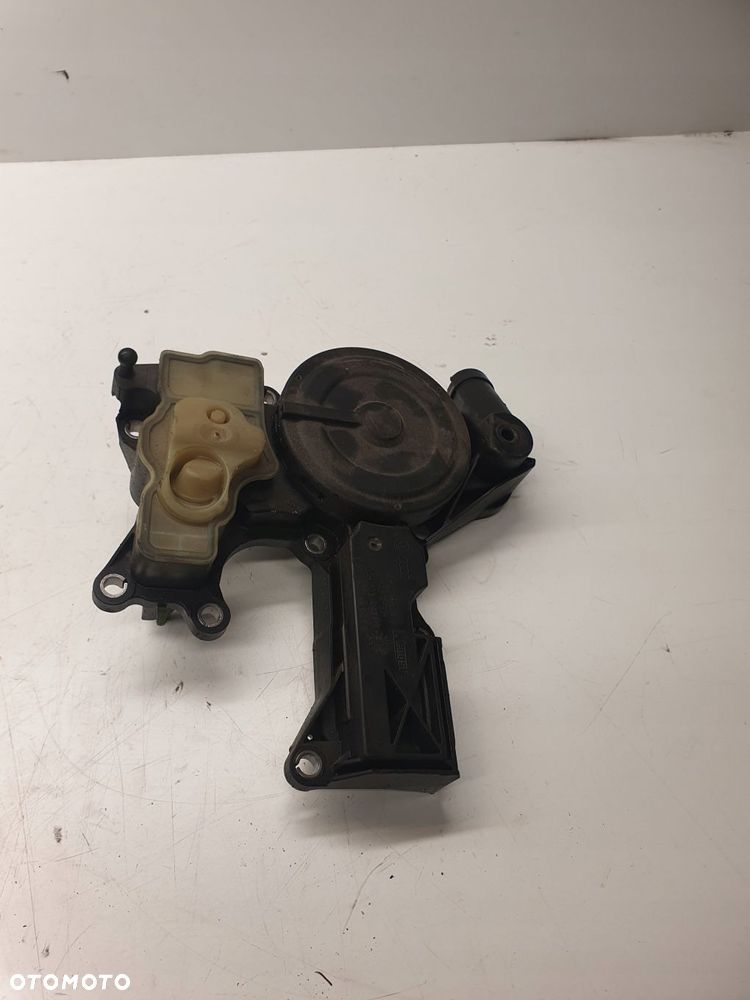 ODDZIELACZ OLEJU AUDI A4 A5 A6 VW 06H103495AK