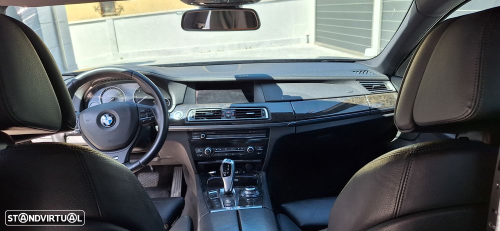 BMW 740 d xDrive Pack M - 12