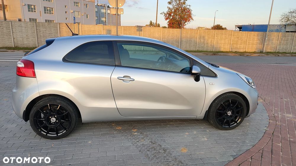 Kia Rio - 3