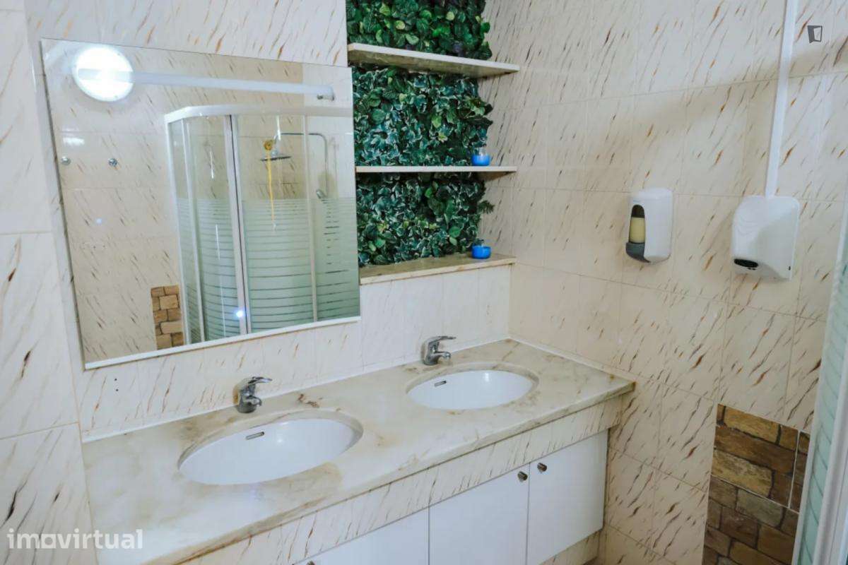 Quarto - localizado em Restelo Lisbon - Grande imagem: 3/14