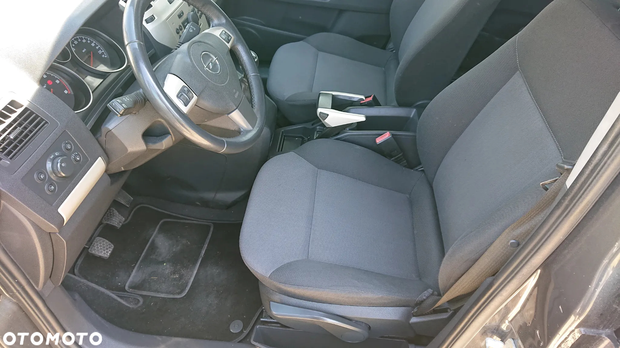 Opel Zafira 1.9 CDTI - 10
